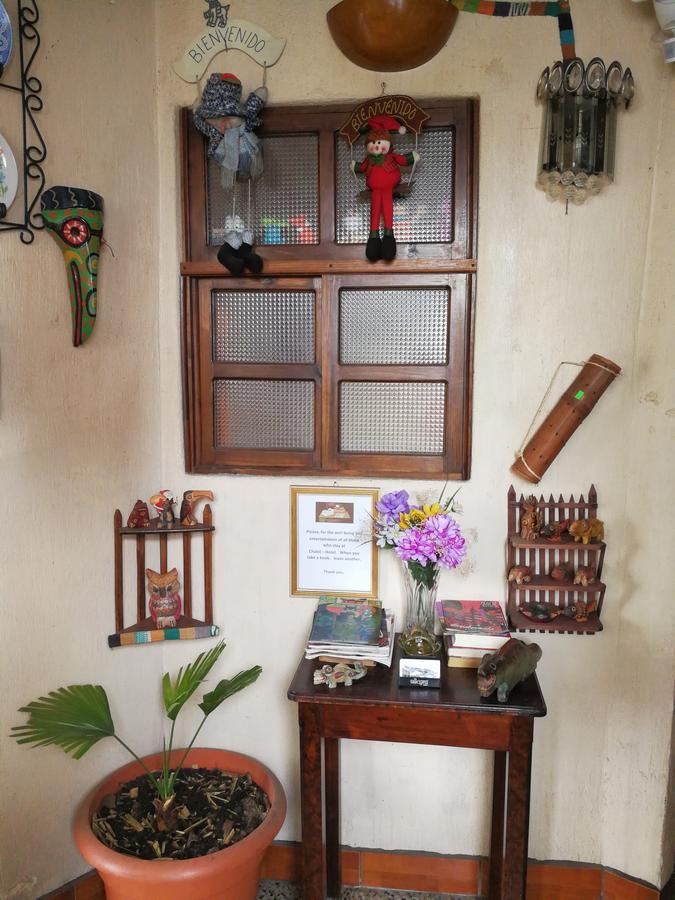 צ'יצ'יקאסטנאנגו Hotel Chalet מראה חיצוני תמונה