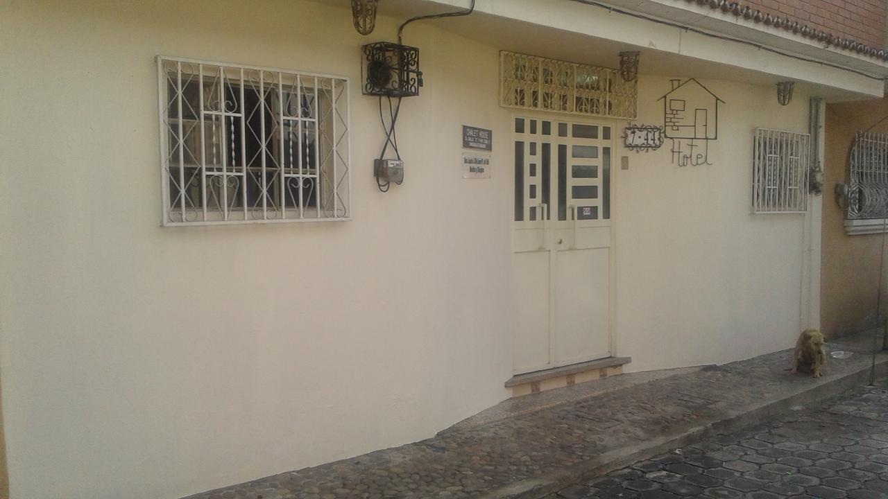 צ'יצ'יקאסטנאנגו Hotel Chalet מראה חיצוני תמונה