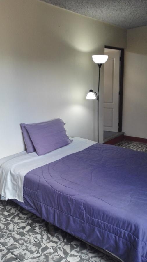 צ'יצ'יקאסטנאנגו Hotel Chalet מראה חיצוני תמונה