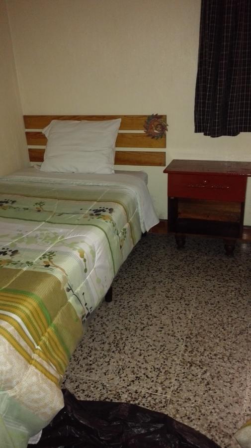 צ'יצ'יקאסטנאנגו Hotel Chalet מראה חיצוני תמונה